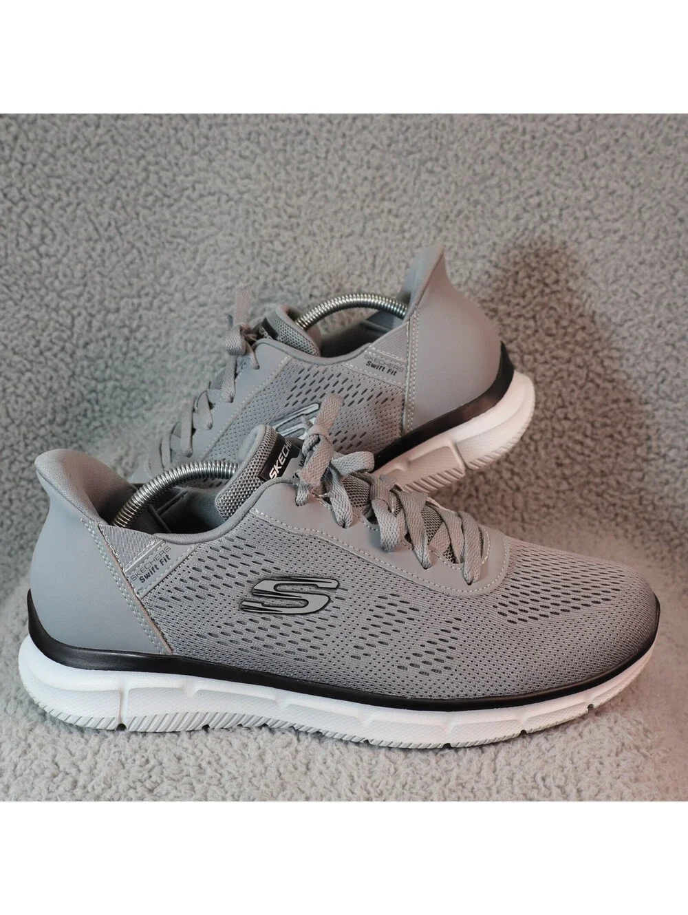 Skechers Hands Free Verse Swift Fit Men sz 11 Sneakers Gray